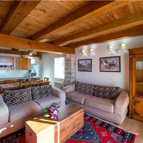 2 Bedroom Apartment with 2 Shared Pools, sleeps 4